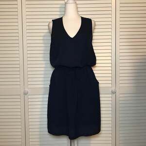 Hypnotized V-neck Sleeveless Knee-length Dress